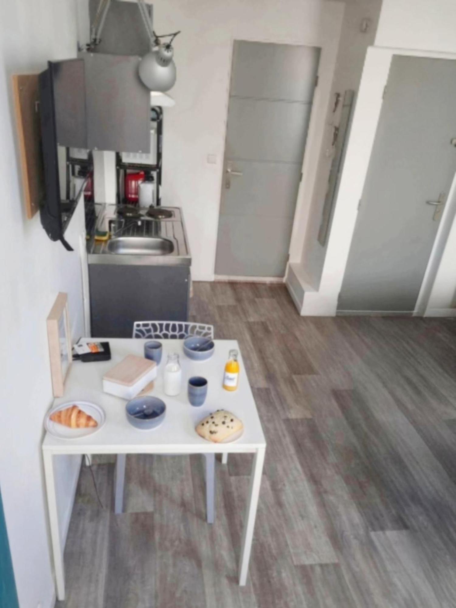 Cosy Hypercentre Netflix Apartment Нарбон Екстериор снимка